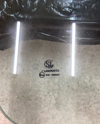 Стекло дверное левое/правое (в резинку) триплекс CAT D6R 1258254 / 125-8254